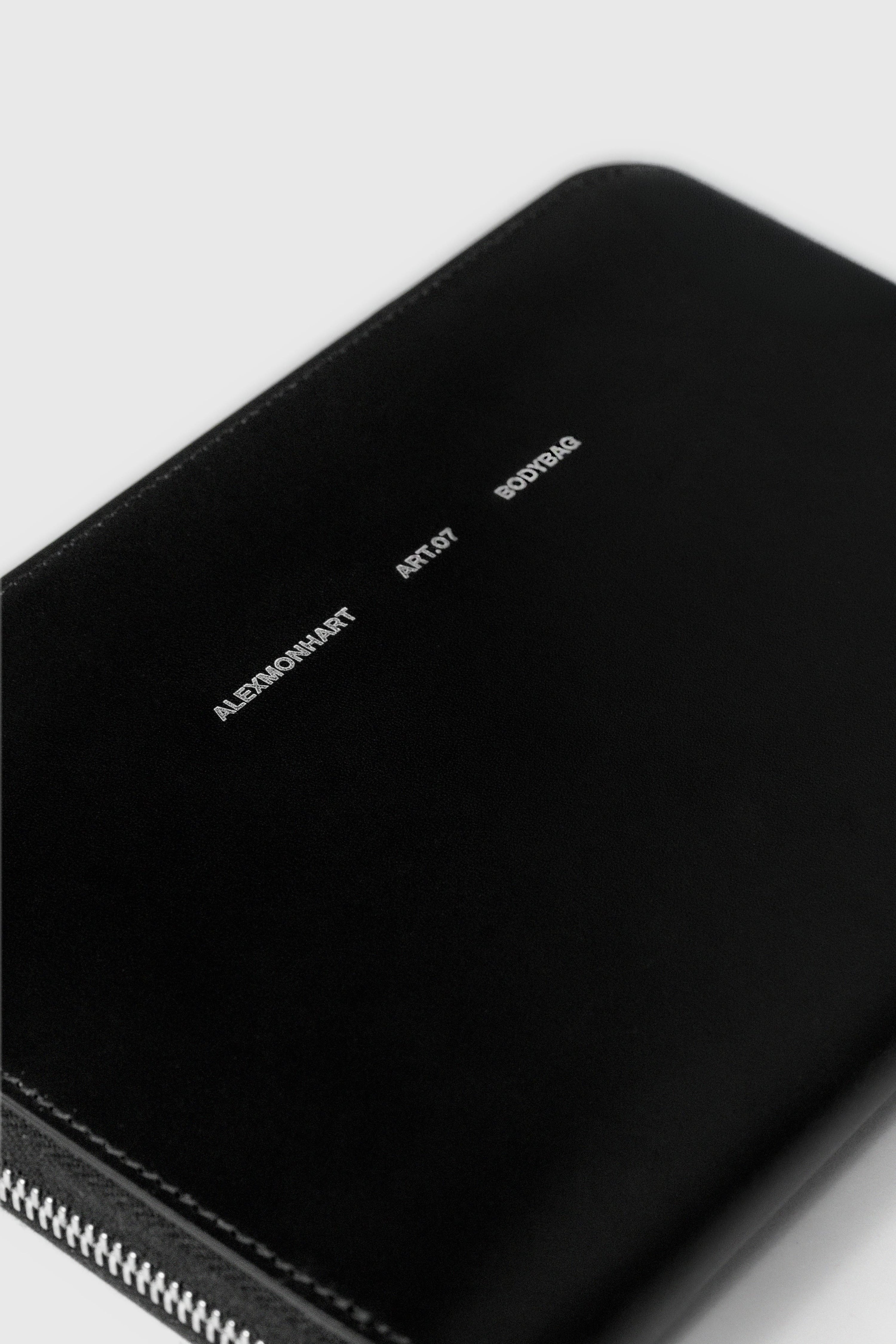 ART.07 BODYBAG SMOOTH WIDE STRAP