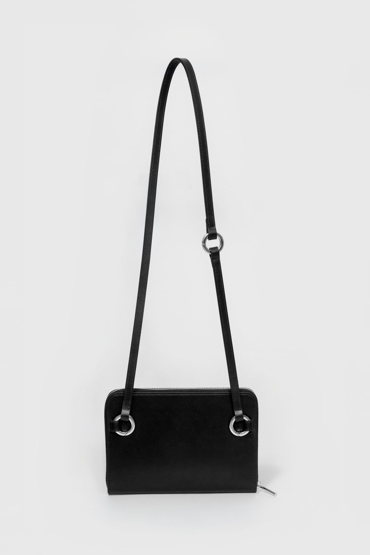 ART.07 BODYBAG SMOOTH SLIM STRAP