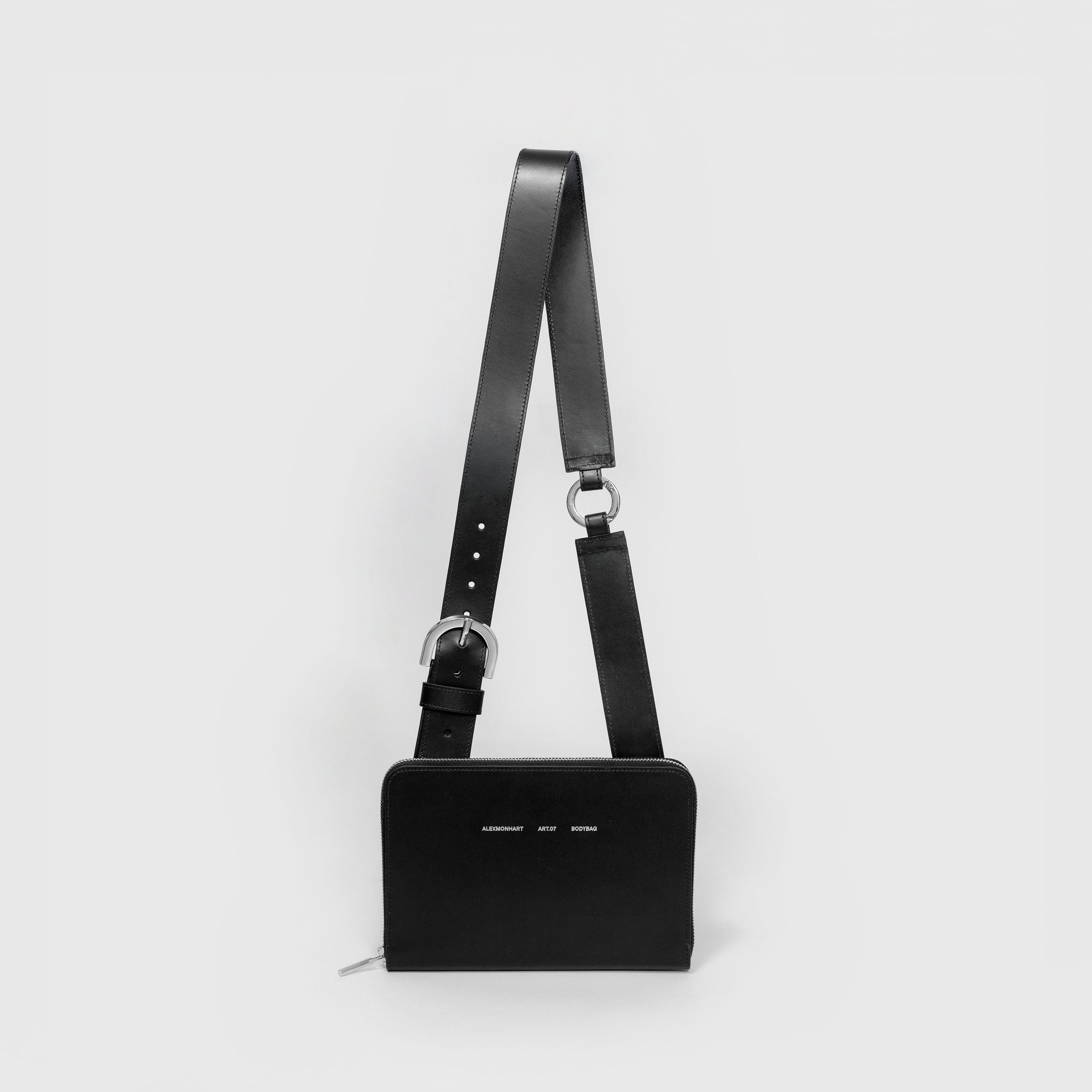 ART.07 BODYBAG SMOOTH WIDE STRAP