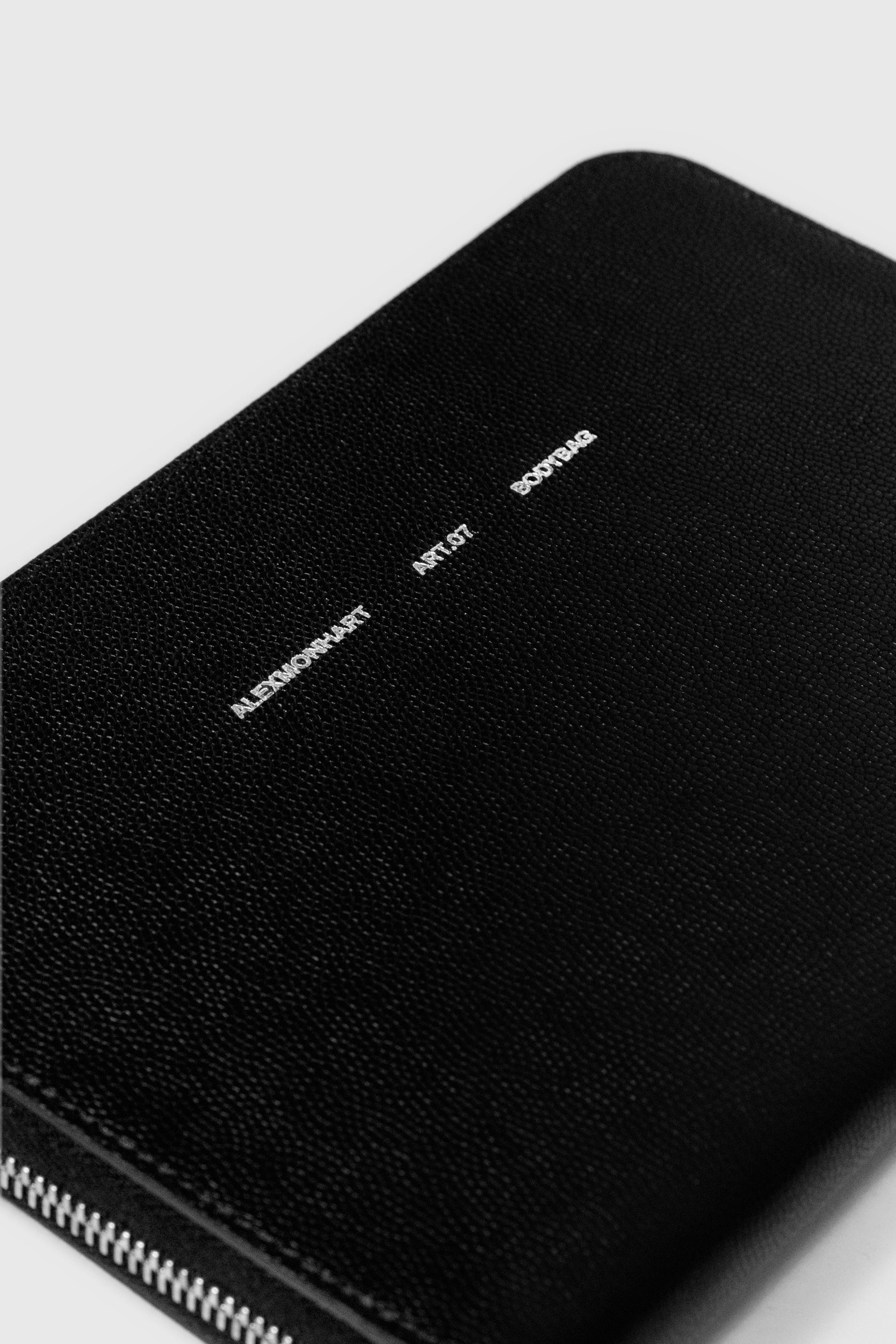 ART.07 BODYBAG GRAIN WIDE STRAP
